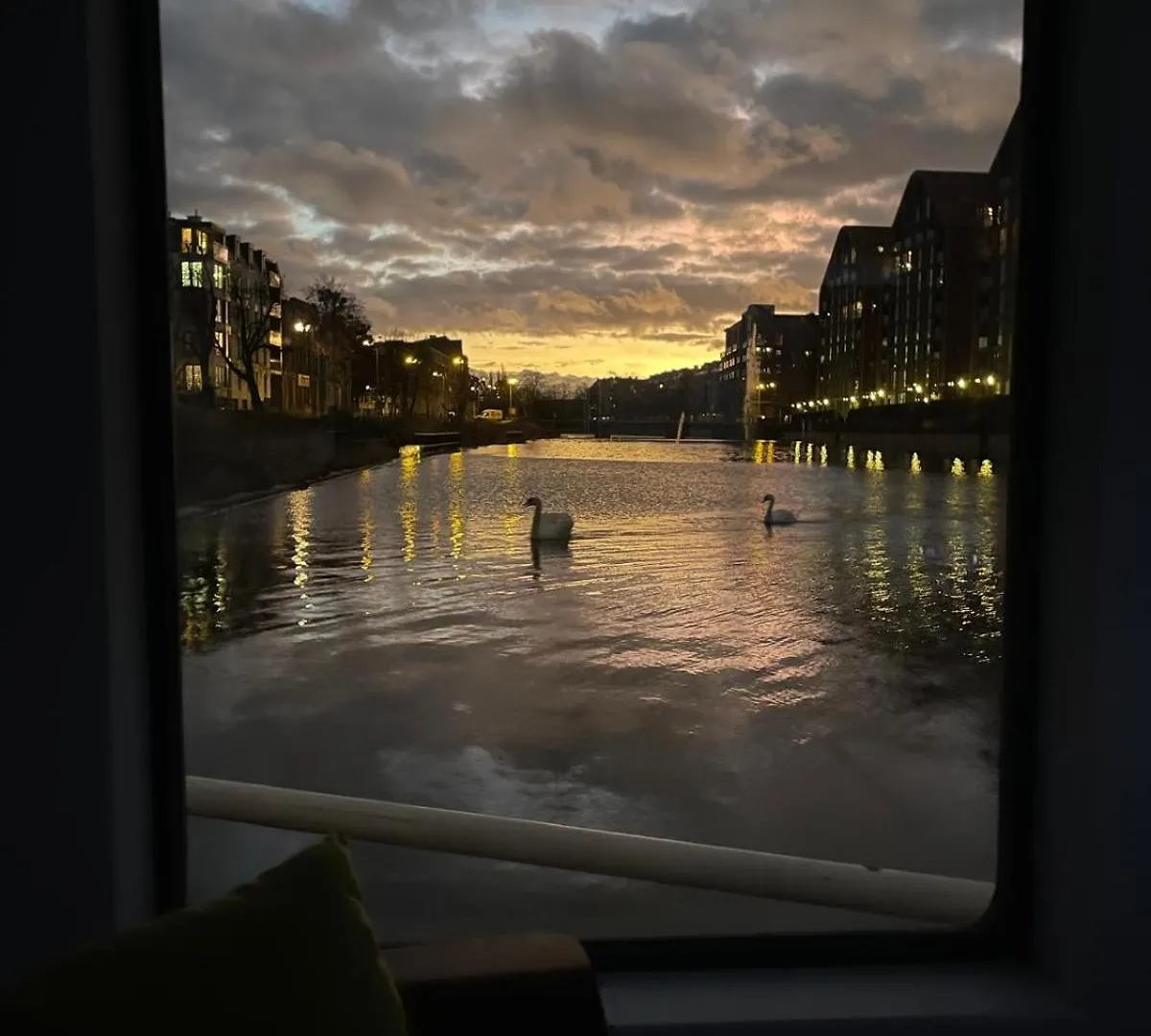 Dom Na Wodzie - Flohotel Gdansk