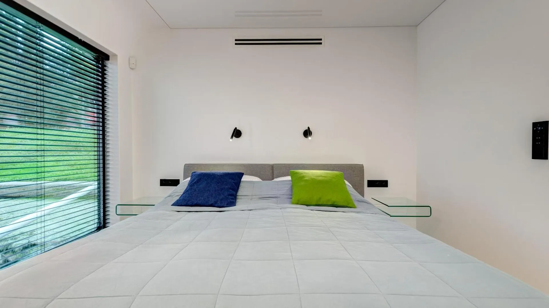Dom Na Wodzie - Flohotel Gdansk